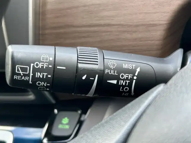 ホンダ フリード ハイブリット G ホンダセンシング 群馬県 2020(令2)年 2.6万km プラチナホワイトパール 純正ナビ(VXM-204VFi)/CD・DVD・SD・USB/Bluetooth・フルセグTV/バックカメラ/両側パワースライドドア/ビルトインETC/前席シートヒーター/クルーズコントロール/ワイパーデアイサー/横滑り防止装置/レーンキープアシスト/衝突軽減ブレーキ/アイドリングストップ/純正フロアマット/取説・保証書/スマートキー×2