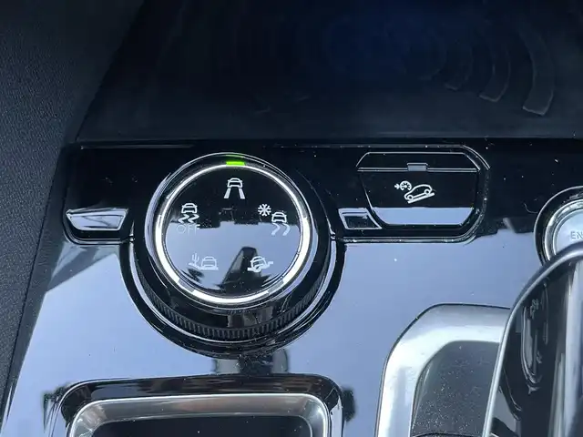 プジョー ３００８ GTライン 新潟県 2020(令2)年 4.1万km 黒 ワンオーナー/ターボ/HDDナビ/バックカメラ/アラウンドビューモニター/運転席シートメモリー/運転席マッサージシート/運転席助手席シートヒーター/ウィンカーミラー/サンルーフ/プッシュスタート/電動リアゲート