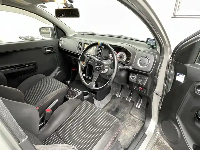 スズキ アルト ワークス 千葉県 2017(平29)年 5万km スチールシルバーM ワンオーナー/5速MT&ターボ/社外ステアリング/モンスタースポーツサスペンション/社外マフラー/社外シフトノブ/ＲＥＣＡワンオーナー/5速MT&ターボ/社外ステアリング/モンスタースポーツサスペンション/社外マフラー/社外シフトノブ/ＲＥＣＡＲＯシート/D席社外シートレール/カロッツェリアメモリーナビ/ワンセグTV/DVD/CD/ドライブレコーダー（前後）/ETC/リアスポイラー/スペアキー/保証書/取扱説明書/ディーラー記録簿/Ｈ３０、Ｒ１、２、４、６/12