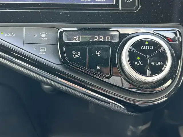 トヨタ アクア S スタイルブラック 鹿児島県 2018(平30)年 4.1万km ジュエリーパープルマイカM 純正SDナビ/【Bluetooth/フルセグTV/CD/DVD】/プリクラッシュセーフティー/バックカメラ/アイドリングストップ/オートエアコン/ドアバイザー/スマートキー/ETC