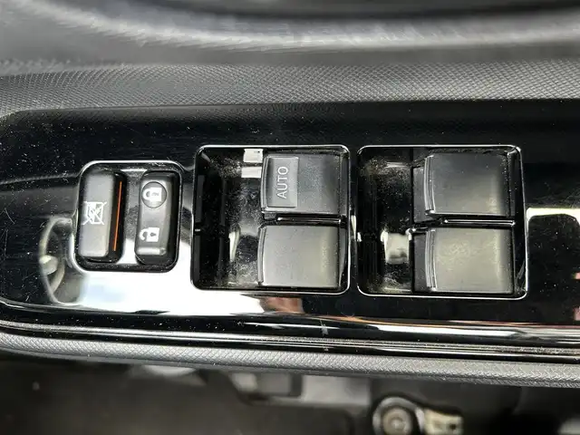 トヨタ アクア S スタイルブラック 鹿児島県 2018(平30)年 4.1万km ジュエリーパープルマイカM 純正SDナビ/【Bluetooth/フルセグTV/CD/DVD】/プリクラッシュセーフティー/バックカメラ/アイドリングストップ/オートエアコン/ドアバイザー/スマートキー/ETC