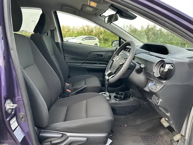 トヨタ アクア S スタイルブラック 鹿児島県 2018(平30)年 4.1万km ジュエリーパープルマイカM 純正SDナビ/【Bluetooth/フルセグTV/CD/DVD】/プリクラッシュセーフティー/バックカメラ/アイドリングストップ/オートエアコン/ドアバイザー/スマートキー/ETC