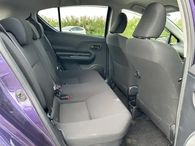 トヨタ アクア S スタイルブラック 鹿児島県 2018(平30)年 4.1万km ジュエリーパープルマイカM 純正SDナビ/【Bluetooth/フルセグTV/CD/DVD】/プリクラッシュセーフティー/バックカメラ/アイドリングストップ/オートエアコン/ドアバイザー/スマートキー/ETC