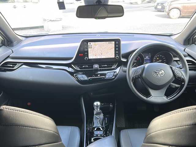 トヨタ Ｃ－ＨＲ G モード ネロ セーフティプラス 兵庫県 2020(令2)年 2.6万km ホワイトパールクリスタルシャイン ワンオーナー/トヨタセーフティセンス（衝突被害軽減システム）/純正ディスプレイオーディオ/　Bluetooth/Miracast/USB/AM/FM/パノラミックビューモニター/純正ビルトインETC/前方ドライブレコーダー/ブレーキホールド/ブラインドスポットモニター/パーキングアシスト/レーダークルーズコントロール/レーンキープアシスト/前後コーナーセンサー/アンチロック・ブレーキ・システム/横滑り防止装置/盗難防止装置/ハーフレザー/シートヒーター（D+N席）/純正フロアマット/純正アルミホイール（18インチ）/オートマチックハイビーム/LEDヘッドライト/パワーステアリング/パワーウィンドウ/エアバッグ（W+サイド）/カーテンエアバッグ/スマートキー/スペアキー（１本）/保証書/取扱説明書