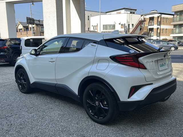 トヨタ Ｃ－ＨＲ G モード ネロ セーフティプラス 兵庫県 2020(令2)年 2.6万km ホワイトパールクリスタルシャイン ワンオーナー/トヨタセーフティセンス（衝突被害軽減システム）/純正ディスプレイオーディオ/　Bluetooth/Miracast/USB/AM/FM/パノラミックビューモニター/純正ビルトインETC/前方ドライブレコーダー/ブレーキホールド/ブラインドスポットモニター/パーキングアシスト/レーダークルーズコントロール/レーンキープアシスト/前後コーナーセンサー/アンチロック・ブレーキ・システム/横滑り防止装置/盗難防止装置/ハーフレザー/シートヒーター（D+N席）/純正フロアマット/純正アルミホイール（18インチ）/オートマチックハイビーム/LEDヘッドライト/パワーステアリング/パワーウィンドウ/エアバッグ（W+サイド）/カーテンエアバッグ/スマートキー/スペアキー（１本）/保証書/取扱説明書