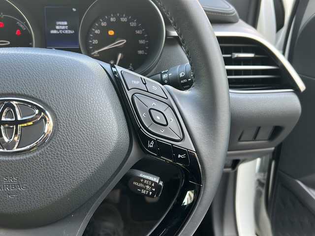 トヨタ Ｃ－ＨＲ G モード ネロ セーフティプラス 兵庫県 2020(令2)年 2.6万km ホワイトパールクリスタルシャイン ワンオーナー/トヨタセーフティセンス（衝突被害軽減システム）/純正ディスプレイオーディオ/　Bluetooth/Miracast/USB/AM/FM/パノラミックビューモニター/純正ビルトインETC/前方ドライブレコーダー/ブレーキホールド/ブラインドスポットモニター/パーキングアシスト/レーダークルーズコントロール/レーンキープアシスト/前後コーナーセンサー/アンチロック・ブレーキ・システム/横滑り防止装置/盗難防止装置/ハーフレザー/シートヒーター（D+N席）/純正フロアマット/純正アルミホイール（18インチ）/オートマチックハイビーム/LEDヘッドライト/パワーステアリング/パワーウィンドウ/エアバッグ（W+サイド）/カーテンエアバッグ/スマートキー/スペアキー（１本）/保証書/取扱説明書