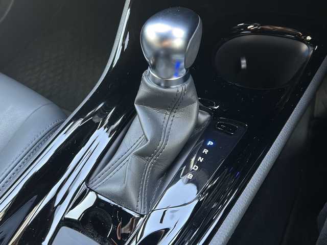 トヨタ Ｃ－ＨＲ G モード ネロ セーフティプラス 兵庫県 2020(令2)年 2.6万km ホワイトパールクリスタルシャイン ワンオーナー/トヨタセーフティセンス（衝突被害軽減システム）/純正ディスプレイオーディオ/　Bluetooth/Miracast/USB/AM/FM/パノラミックビューモニター/純正ビルトインETC/前方ドライブレコーダー/ブレーキホールド/ブラインドスポットモニター/パーキングアシスト/レーダークルーズコントロール/レーンキープアシスト/前後コーナーセンサー/アンチロック・ブレーキ・システム/横滑り防止装置/盗難防止装置/ハーフレザー/シートヒーター（D+N席）/純正フロアマット/純正アルミホイール（18インチ）/オートマチックハイビーム/LEDヘッドライト/パワーステアリング/パワーウィンドウ/エアバッグ（W+サイド）/カーテンエアバッグ/スマートキー/スペアキー（１本）/保証書/取扱説明書