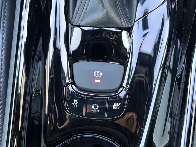 トヨタ Ｃ－ＨＲ G モード ネロ セーフティプラス 兵庫県 2020(令2)年 2.6万km ホワイトパールクリスタルシャイン ワンオーナー/トヨタセーフティセンス（衝突被害軽減システム）/純正ディスプレイオーディオ/　Bluetooth/Miracast/USB/AM/FM/パノラミックビューモニター/純正ビルトインETC/前方ドライブレコーダー/ブレーキホールド/ブラインドスポットモニター/パーキングアシスト/レーダークルーズコントロール/レーンキープアシスト/前後コーナーセンサー/アンチロック・ブレーキ・システム/横滑り防止装置/盗難防止装置/ハーフレザー/シートヒーター（D+N席）/純正フロアマット/純正アルミホイール（18インチ）/オートマチックハイビーム/LEDヘッドライト/パワーステアリング/パワーウィンドウ/エアバッグ（W+サイド）/カーテンエアバッグ/スマートキー/スペアキー（１本）/保証書/取扱説明書