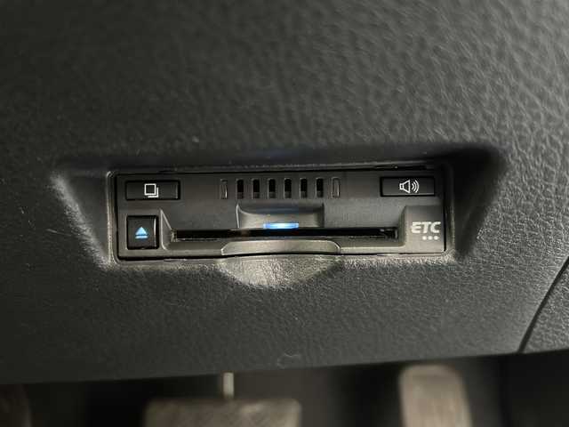 トヨタ Ｃ－ＨＲ G モード ネロ セーフティプラス 兵庫県 2020(令2)年 2.6万km ホワイトパールクリスタルシャイン ワンオーナー/トヨタセーフティセンス（衝突被害軽減システム）/純正ディスプレイオーディオ/　Bluetooth/Miracast/USB/AM/FM/パノラミックビューモニター/純正ビルトインETC/前方ドライブレコーダー/ブレーキホールド/ブラインドスポットモニター/パーキングアシスト/レーダークルーズコントロール/レーンキープアシスト/前後コーナーセンサー/アンチロック・ブレーキ・システム/横滑り防止装置/盗難防止装置/ハーフレザー/シートヒーター（D+N席）/純正フロアマット/純正アルミホイール（18インチ）/オートマチックハイビーム/LEDヘッドライト/パワーステアリング/パワーウィンドウ/エアバッグ（W+サイド）/カーテンエアバッグ/スマートキー/スペアキー（１本）/保証書/取扱説明書