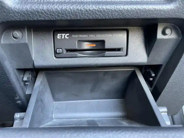 日産 エルグランド 250ハイウェイスター 兵庫県 2012(平24)年 4.1万km ブリリアントホワイトパール (株)IDOMが運営する【じしゃロン神戸名谷店】の自社ローン専用車両になりますこちらは現金またはオートローンご利用時の価格です。自社ローンご希望の方は別途その旨お申付け下さい。メモリナビ/フルセグテレビ/バックカメラ/フリップダウンモニター/ウィンカーミラー/オットマン/ドアバイザー/プッシュスタート/両側パワースライドドア/ETC