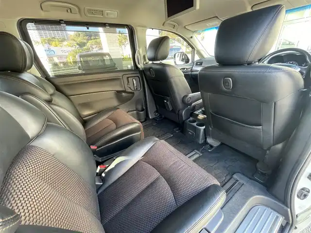 日産 エルグランド 250ハイウェイスター 兵庫県 2012(平24)年 4.1万km ブリリアントホワイトパール (株)IDOMが運営する【じしゃロン神戸名谷店】の自社ローン専用車両になりますこちらは現金またはオートローンご利用時の価格です。自社ローンご希望の方は別途その旨お申付け下さい。メモリナビ/フルセグテレビ/バックカメラ/フリップダウンモニター/ウィンカーミラー/オットマン/ドアバイザー/プッシュスタート/両側パワースライドドア/ETC