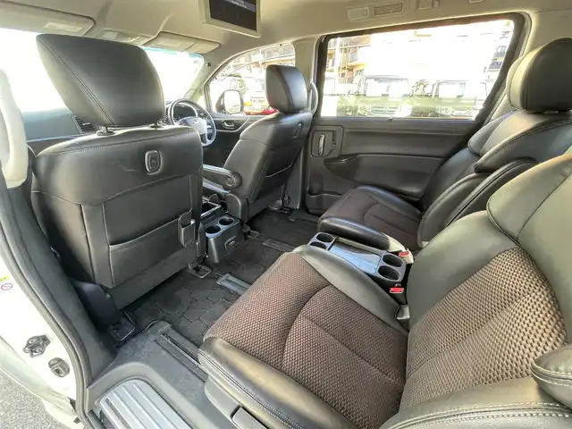 日産 エルグランド 250ハイウェイスター 兵庫県 2012(平24)年 4.1万km ブリリアントホワイトパール (株)IDOMが運営する【じしゃロン神戸名谷店】の自社ローン専用車両になりますこちらは現金またはオートローンご利用時の価格です。自社ローンご希望の方は別途その旨お申付け下さい。メモリナビ/フルセグテレビ/バックカメラ/フリップダウンモニター/ウィンカーミラー/オットマン/ドアバイザー/プッシュスタート/両側パワースライドドア/ETC