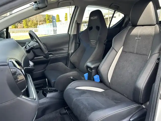 トヨタ アクア G G’s 栃木県 2016(平28)年 7.9万km ライムホワイトパールクリスタルシャイン 社外オーディオディスプレイオーディオ/・Bluetooth/・Applecarplay/Androidauto/・CD/DVD/USB/バックカメラ/ETC/BBS17インチAW/レカロシート/HKSマフラー/クルーズコントロール/革巻きステアリング/LEDヘッドライト/フォグランプ/オートライト/スマートキー/プッシュスタート/純正フロアマット/純正サイドバイザー/電動格納ウィンカーミラー