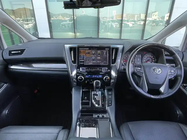 トヨタ アルファード S Cパッケージ 香川県 2019(平31)年 1.9万km ブラック 登録時走行距離；18306km/アルパインナビ11インチ/12．8型アルパイン後席モニター/ツインムーンルーフ/3眼LEDヘッドライト/バックカメラ/前後ドライブレコーダー/電動リアゲート/パワーシート/シートヒーター/ベンチレーション/両側パワースライドドア/トヨタセーフティーセンス/・プリクラッシュセーフティー/・クルーズコントロール/・レーンディパーチャーアラート/・オートマチックハイビーム/社外コーナーセンサー/オットマン/純正フロアマット/純正AW18インチ/スマートキー