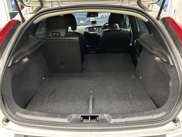 ボルボ Ｖ４０ クロスカントリー T5 AWD 宮城県 2013(平25)年 8.5万km シルバー 純正ＡＷ//ドラレコ//社外バックカメラ//純正メモリナビ（ワンセグ、ＣＤ、ＤＶＤ、ＵＳＢ、ＢＴ）//前席シートヒーター//ブラインドスポットモニター//スマートキー//スペアキー　//ＥＴＣ//電動リアゲート//プッシュスタート