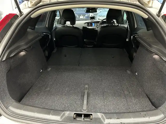 ボルボ Ｖ４０ クロスカントリー T5 AWD 宮城県 2013(平25)年 8.5万km シルバー 純正ＡＷ//ドラレコ//社外バックカメラ//純正メモリナビ（ワンセグ、ＣＤ、ＤＶＤ、ＵＳＢ、ＢＴ）//前席シートヒーター//ブラインドスポットモニター//スマートキー//スペアキー　//ＥＴＣ//電動リアゲート//プッシュスタート