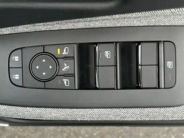 日産 オーラ G レザーエディション 栃木県 2022(令4)年 0.7万km ピュアホワイトパール エマージェンシーブレーキ/純正9インチナビ/フルセグTV/Bluetooth/USB/バックカメラ/ビルトインETC/前後ドライブレコーダー/前席シートヒーター/BOSEパーソナルプラスサウンドシステム/プロパイロット/アラウンドビューモニター/インテリジェントルームミラー/アダプティブクルーズコントロール/プッシュスタート/ステアリングリモコン/LEDオートライト/LEDフォグランプ/社外17インチスタッドレスタイヤ/アイドリングストップ/ハンドルヒーター/ドアバイザー/ワイヤレス充電/電動格納ミラー/ゼログラビティシート