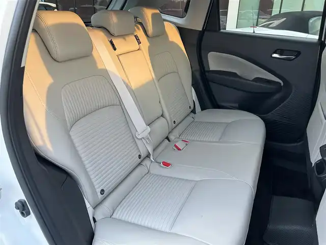 日産 オーラ G レザーエディション 栃木県 2022(令4)年 0.7万km ピュアホワイトパール エマージェンシーブレーキ/純正9インチナビ/フルセグTV/Bluetooth/USB/バックカメラ/ビルトインETC/前後ドライブレコーダー/前席シートヒーター/BOSEパーソナルプラスサウンドシステム/プロパイロット/アラウンドビューモニター/インテリジェントルームミラー/アダプティブクルーズコントロール/プッシュスタート/ステアリングリモコン/LEDオートライト/LEDフォグランプ/社外17インチスタッドレスタイヤ/アイドリングストップ/ハンドルヒーター/ドアバイザー/ワイヤレス充電/電動格納ミラー/ゼログラビティシート