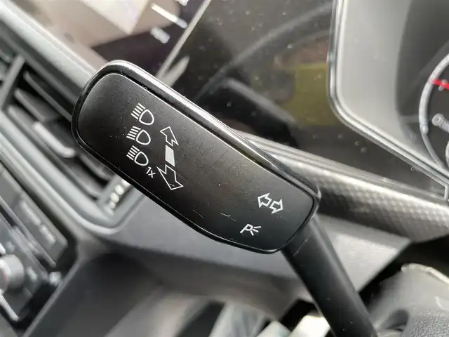 フォルクスワーゲン Ｔ－クロス TSI 1st 石川県 2020(令2)年 5.2万km グレー 純正メモリーナビ/フルセグTV/バックカメラ/LEDヘッドライト/ビルトインETC2.0/スマートキー/プッシュスタート/電動ミラー/レーダークルーズ/衝突軽減ブレーキ/ブラインドスポットモニター/保証書/取説