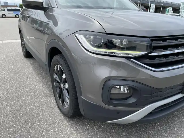 フォルクスワーゲン Ｔ－クロス TSI 1st 石川県 2020(令2)年 5.2万km グレー 純正メモリーナビ/フルセグTV/バックカメラ/LEDヘッドライト/ビルトインETC2.0/スマートキー/プッシュスタート/電動ミラー/レーダークルーズ/衝突軽減ブレーキ/ブラインドスポットモニター/保証書/取説