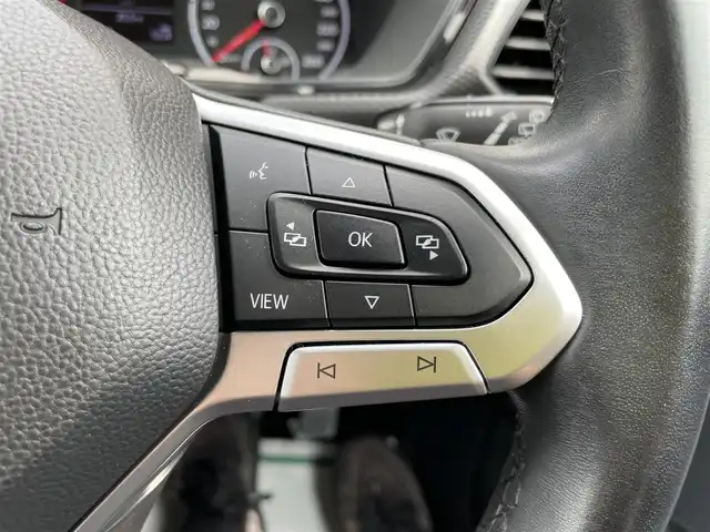 フォルクスワーゲン Ｔ－クロス TSI 1st 石川県 2020(令2)年 5.2万km グレー 純正メモリーナビ/フルセグTV/バックカメラ/LEDヘッドライト/ビルトインETC2.0/スマートキー/プッシュスタート/電動ミラー/レーダークルーズ/衝突軽減ブレーキ/ブラインドスポットモニター/保証書/取説