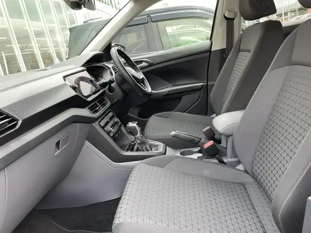 フォルクスワーゲン Ｔ－クロス TSI 1st 石川県 2020(令2)年 5.2万km グレー 純正メモリーナビ/フルセグTV/バックカメラ/LEDヘッドライト/ビルトインETC2.0/スマートキー/プッシュスタート/電動ミラー/レーダークルーズ/衝突軽減ブレーキ/ブラインドスポットモニター/保証書/取説