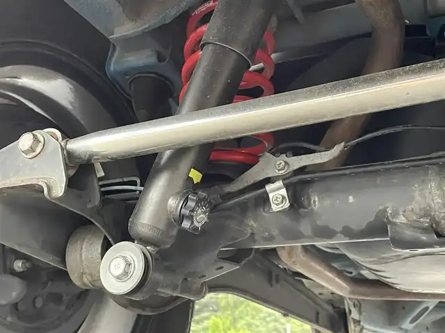 スズキ ジムニー XC 秋田県 2018(平30)年 2.1万km ブリスクブルーメタリック/ブラック2トーンルーフ 【社外パーツあり】/５速ＭＴ車/リフトアップ/減衰調整付きショックアブソーバー/ロッソモデロマフラー　/前後パイプバンパー　/スキッドプレート　/牽引フック/リアラダー/ボンネット油圧ダンパー　/ルーフラック　/黒革調シートカバー　/純正８インチナビ　/バックカメラ　/フルセグTV/ドラレコ　/ＥＴＣ　/前席シートヒーター/クルーズコントロール/スズキセーフティ/LEDヘッドライト/フォグランプ/純正フロアマット