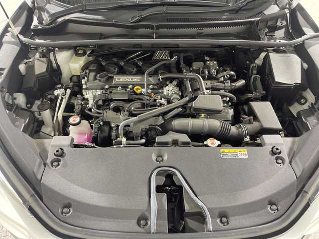 レクサス ＬＢＸ リラックス 神奈川県 2024(令6)年 1.9万km ソニッククォーツ 純正9.8型ディスプレイオーディオ/コネクトナビ　フルセグ　Bluetooth　USB　AM　FM Miracast /カラーヘッドアップディスプレイ/レクサスプレミアムサウンドシステム/セーフティシステムプラス/プリクラッシュセーフティシステム/レーントレーシングアシスト/レーダークルーズコントロール/アダプティブハイビームシステム/ロードサインアシスト/プロアクティブドライビングアシスト/パーキングサポートブレーキ/ブラインドスポットモニター/キックダウンスイッチ/パノラミッビューモニター/パワーバックドア/ビルトインETC2.0/置くだけ充電/運転席メモリー機能付きパワーシート/前席シートヒーター/セミアニンシート/ステアリングヒーター/パドルシフト/純正フロアマット/LEDオートライト/LEDフォグランプ/純正18インチAW