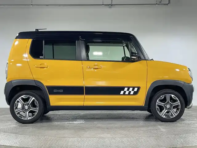 スズキ ハスラー X 神奈川県 2018(平30)年 7.1万km アクティブイエロー/ブラック2トーンルーフ ２トーンカラー/純正８型メモリーナビゲーション【AVIC-RLS901】/フルセグ　Bluetooth　CD DVD　AM FM USB　iPod　AUX/全方位カメラ/レーンアシスト/デュアルカメラブレーキサポート/衝突被害軽減ブレーキ/ダウンヒルアシストコントロール/アイドリングストップ/社外前後ドライブレコーダー/革巻きステアリング/前席シートヒーター/プッシュスタート/スマートキー/純正15インチアルミホイール/HIDヘッドライト/オートライト/フロントフォグランプ/サイドステッカー/スペアキー