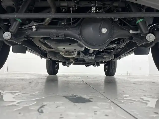 スズキ ジムニー シエラ JC 茨城県 2024(令6)年 0.9万km ミディアムグレー 社外ナビ/フルセグ視聴可/Bluetooth接続/ETC/バックカメラ/ダウンヒルアシストコントロール/クルコン/DVD再生可/シートヒーター（D＋N席）/純正AW