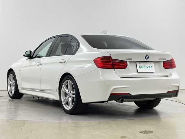 ＢＭＷ ３２０ｉ xDrive Mスポーツ 道央・札幌 2013(平25)年 6.6万km アルピンホワイトⅢ ・4WD/・純正HDDナビ/（FM/AM/CD/DVD/BT/HDD/AUX/USB）/・バックカメラ/・衝突被害軽減システム/・レーンキープアシスト/・横滑り防止装置/・オートライト/・HUD/・レザーシート/・パワーシート/シートヒーター/・パドルシフト/・電動格納ミラー/ウィンカーミラー/・ETC/・純正フロアマット/・プッシュスタート/スカ/・取扱説明書/保証書/・積込冬タイヤ社外AWセット