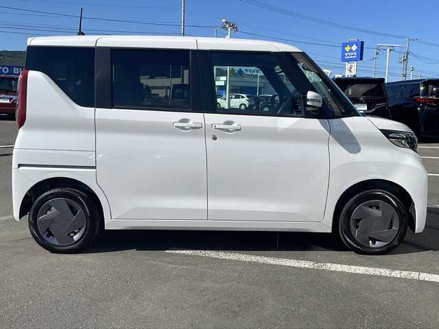 日産 ルークス X 道東・釧路十勝 2024(令6)年 0.7万km ホワイトパール ・4WD/・社外SDナビ/【BT.FM/AM】/・全方位カメラ/バックカメラ/・エマージェンシーブレーキ/・LDW/・ふらつき警報/・VDC/・コーナーセンサー/・セーフティシールドスイッチ/・左側パワースライドドア/・ETC/・革巻きステアリング/・LEDヘッドライト/・オートライト/・前席シートヒーター/・ステアリングヒーター/・スマートキー