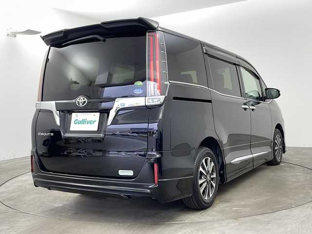 トヨタ エスクァイア Gi 兵庫県 2018(平30)年 8万km ブラック ・ワンオーナー車/・純正9インチナビ/・Bluetooth/フルセグテレビ/DVD/CD/SD/USB/・バックカメラ/・Toyota Safety Sense/・プリクラッシュセーフティ/・レーンディパーチャーアラート/・オートマチックハイビーム/・先行車発進告知機能/・アイドリングストップ/・横滑り防止装置/・S-VSC/・クルーズコントロール/・純正12.1インチリアフリップダウンモニター/・両側パワースライドドア/・レザーシート/・シートヒーター/・シートリフター/・リアオートエアコン/・純正フロアマット/・ステアリングリモコン/・純正15インチアルミホイール/・LEDオートライト/・フォグランプ/・モデリスタエアロ/・ビルドインETC