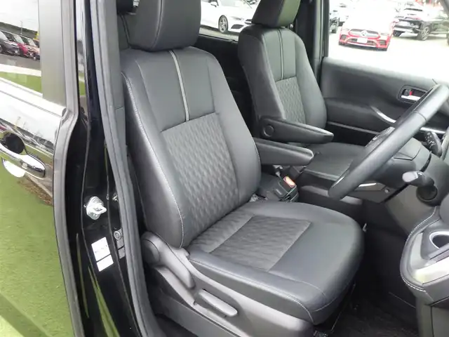 トヨタ ノア S－Z 千葉県 2023(令5)年 1.7万km アティチュードブラックマイカ Toyota Safety Sense/・プリクラッシュセーフティ/・レーンディパーチャーアラート/・オートハイビーム/・レーダークルーズコントロール/パワーバックドア/両側パワースライドドア/純正コネクティッドナビ/地デジTV/【DVD/CD再生機能　Bluetooth接続】/バックカメラ/フリップダウンモニター（V14T-R72R）/ハーフレザーシート/前席シートヒーター/後席オットマン/革巻きステアリング/ステアリングスイッチ/ETC（2.0）/LEDヘッドライト/クリアランスソナー/純正17インチアルミホイル/サイド/カーテンエアバッグ/スマートキー