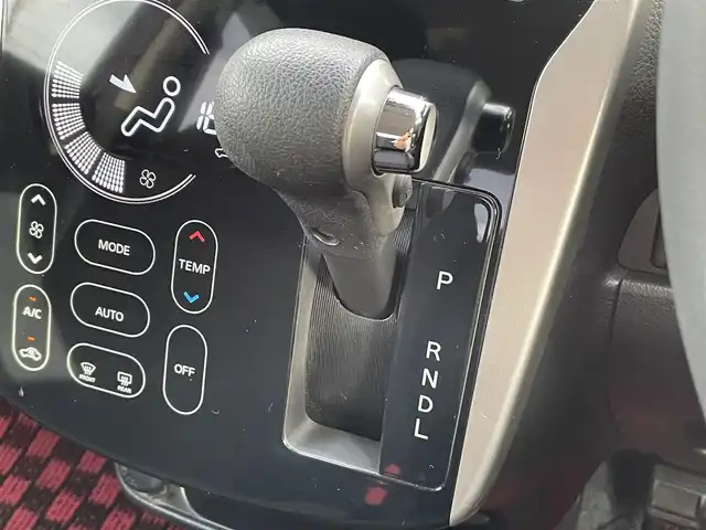 日産 デイズ ハイウェイスターG 愛知県 2017(平29)年 4.4万km スパークリングレッドM 純正SDメモリーナビ/全方位カメラ/フルセグTV/CD/DVD/Blu-ray再生/ETC/ミュージックサーバー(SD録音)/Bluetooth/USB接続/シートヒーター(D)/社外製フロアマット/純正15インチアルミホイール/オートマチックハイビーム/横滑り防止装置/衝突軽減ブレーキ/ドライブレコーダー(前)/スマートキー/プッシュスタート