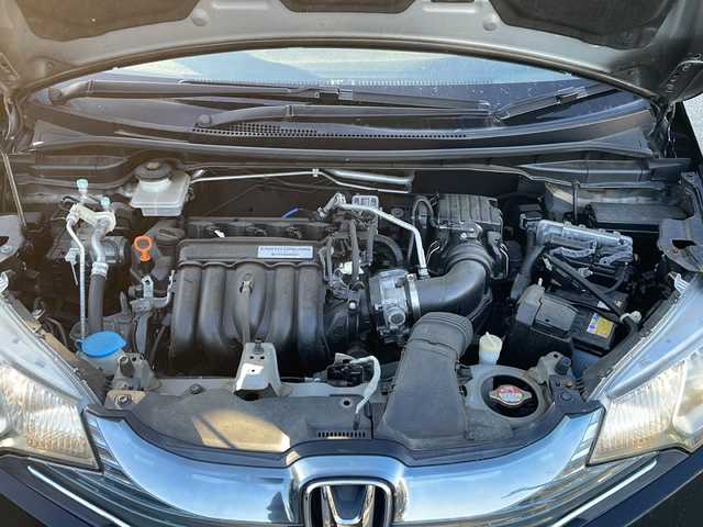 ホンダ フィット ハイブリット Fパッケージ 道東・釧路十勝 2014(平26)年 8.1万km クリスタルブラックパール 4WD/純正オーディオ/・CD/ラジオ/USB/AUX/ワイパーデアイザー/LEDヘッドライト/ミラーヒーター/ETC/フロアマット/ドアバイザー