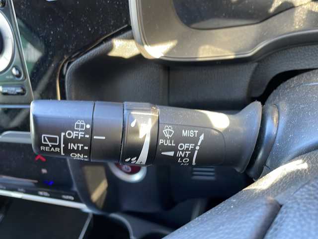 ホンダ フィット ハイブリット Fパッケージ 道東・釧路十勝 2014(平26)年 8.1万km クリスタルブラックパール 4WD/純正オーディオ/・CD/ラジオ/USB/AUX/ワイパーデアイザー/LEDヘッドライト/ミラーヒーター/ETC/フロアマット/ドアバイザー