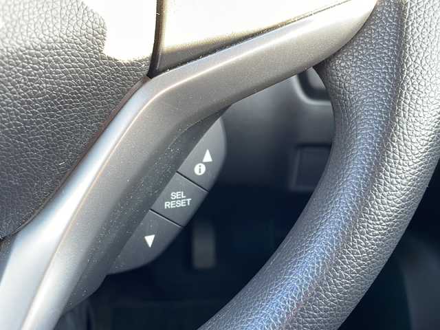 ホンダ フィット ハイブリット Fパッケージ 道東・釧路十勝 2014(平26)年 8.1万km クリスタルブラックパール 4WD/純正オーディオ/・CD/ラジオ/USB/AUX/ワイパーデアイザー/LEDヘッドライト/ミラーヒーター/ETC/フロアマット/ドアバイザー