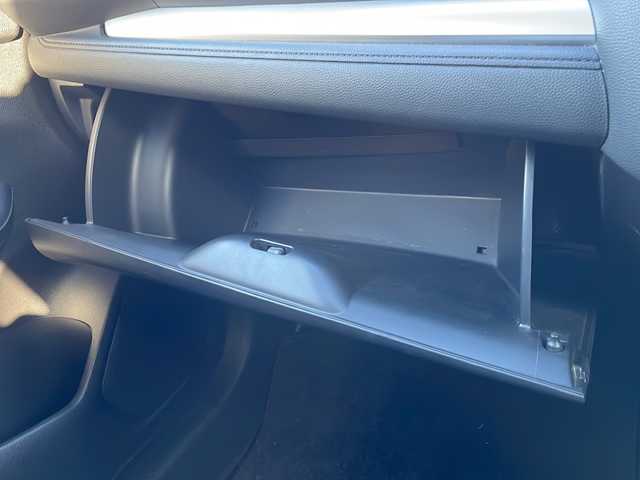 ホンダ フィット ハイブリット Fパッケージ 道東・釧路十勝 2014(平26)年 8.1万km クリスタルブラックパール 4WD/純正オーディオ/・CD/ラジオ/USB/AUX/ワイパーデアイザー/LEDヘッドライト/ミラーヒーター/ETC/フロアマット/ドアバイザー