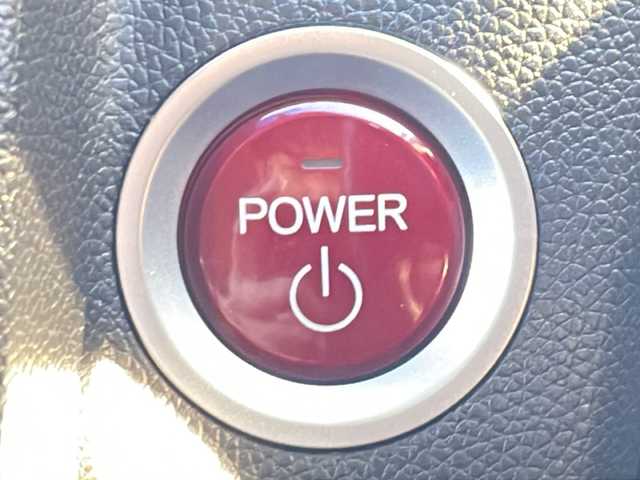 ホンダ フィット ハイブリット Fパッケージ 道東・釧路十勝 2014(平26)年 8.1万km クリスタルブラックパール 4WD/純正オーディオ/・CD/ラジオ/USB/AUX/ワイパーデアイザー/LEDヘッドライト/ミラーヒーター/ETC/フロアマット/ドアバイザー