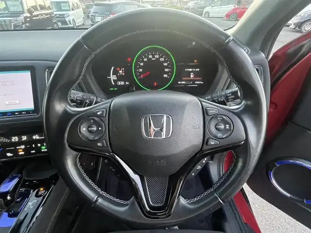ホンダ ヴェゼル ハイブリッド RS ホンダセンシング 静岡県 2017(平29)年 7.1万km プレミアムクリスタルレッドM 純正SDナビ（ワンセグTV、バックカメラ、DVS再生機能、CDチェンジャー、BT）/ホンダセンシング/バックカメラ/クルーズコントロール/パドルシフト/D＋N席シートヒーター/合皮シート/純正フロアマット/純正アルミホイール/オートエアコン/ABS/オートライト/レーンキープアシスト/横滑り防止装置/衝突軽減システム/パワーウィンドウ/パワーステアリング
