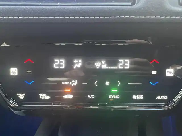 ホンダ ヴェゼル ハイブリッド RS ホンダセンシング 静岡県 2017(平29)年 7.1万km プレミアムクリスタルレッドM 純正SDナビ（ワンセグTV、バックカメラ、DVS再生機能、CDチェンジャー、BT）/ホンダセンシング/バックカメラ/クルーズコントロール/パドルシフト/D＋N席シートヒーター/合皮シート/純正フロアマット/純正アルミホイール/オートエアコン/ABS/オートライト/レーンキープアシスト/横滑り防止装置/衝突軽減システム/パワーウィンドウ/パワーステアリング