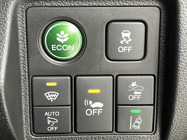 ホンダ ヴェゼル ハイブリッド RS ホンダセンシング 宮城県 2017(平29)年 7.5万km ホワイトオーキッドパール 禁煙車/MOMOシフトレバー/Honda SENSING/・衝突軽減ブレーキ/・路外逸脱抑制機能/・先行車発進お知らせ機能				/・アダプティブクルーズコントロール	/・車線維持支援システム/純正ナビ/・BT.CD.DVD.SD.USB.HDMI/フルセグTV/バックカメラ/ビルトインETC/革巻ステアリング/ステアリングスイッチ/パドルシフト/プッシュスタート/スマートキー×2/ハーフレザーシート/シートヒーター(D.N)/純正フロアマッド/電子パーキングブレーキ/LEDヘッドライト/LEDフォグランプ/アイドリングストップ/横滑り防止機能