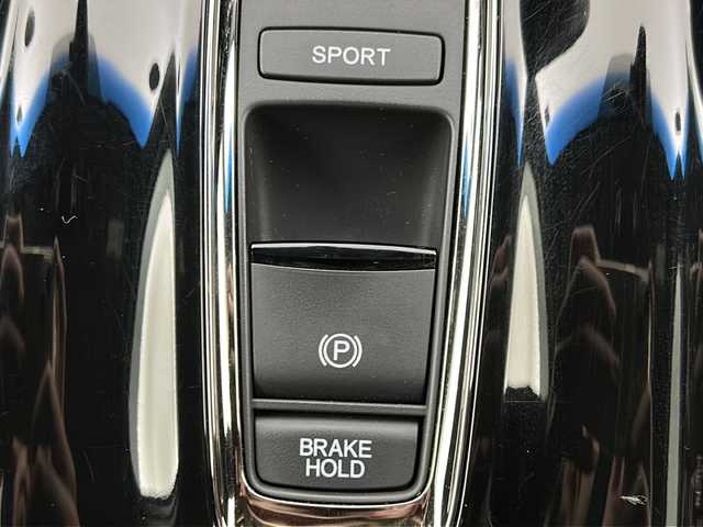 ホンダ ヴェゼル ハイブリッド RS ホンダセンシング 宮城県 2017(平29)年 7.5万km ホワイトオーキッドパール 禁煙車/MOMOシフトレバー/Honda SENSING/・衝突軽減ブレーキ/・路外逸脱抑制機能/・先行車発進お知らせ機能				/・アダプティブクルーズコントロール	/・車線維持支援システム/純正ナビ/・BT.CD.DVD.SD.USB.HDMI/フルセグTV/バックカメラ/ビルトインETC/革巻ステアリング/ステアリングスイッチ/パドルシフト/プッシュスタート/スマートキー×2/ハーフレザーシート/シートヒーター(D.N)/純正フロアマッド/電子パーキングブレーキ/LEDヘッドライト/LEDフォグランプ/アイドリングストップ/横滑り防止機能