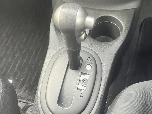 日産 ノート X DIG－S 島根県 2013(平25)年 8.9万km ブリリアントホワイトパール フルエアロ　/純正SDナビ　/DVD再生　/Bluetooth接続　/バックカメラ　/AUX/アイドリングストップ　/スマートキー　/プッシュスタート　/社外14インチアルミホイール　/純正フロアマット　/取扱説明書／保証書