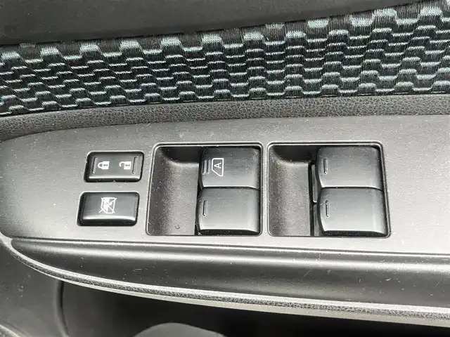 日産 ノート X DIG－S 島根県 2013(平25)年 8.9万km ブリリアントホワイトパール フルエアロ　/純正SDナビ　/DVD再生　/Bluetooth接続　/バックカメラ　/AUX/アイドリングストップ　/スマートキー　/プッシュスタート　/社外14インチアルミホイール　/純正フロアマット　/取扱説明書／保証書