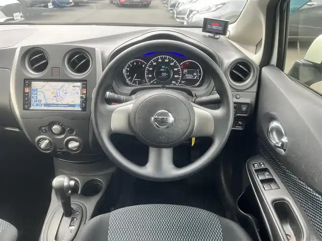 日産 ノート X DIG－S 島根県 2013(平25)年 8.9万km ブリリアントホワイトパール フルエアロ　/純正SDナビ　/DVD再生　/Bluetooth接続　/バックカメラ　/AUX/アイドリングストップ　/スマートキー　/プッシュスタート　/社外14インチアルミホイール　/純正フロアマット　/取扱説明書／保証書