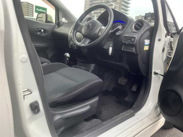 日産 ノート X DIG－S 島根県 2013(平25)年 8.9万km ブリリアントホワイトパール フルエアロ　/純正SDナビ　/DVD再生　/Bluetooth接続　/バックカメラ　/AUX/アイドリングストップ　/スマートキー　/プッシュスタート　/社外14インチアルミホイール　/純正フロアマット　/取扱説明書／保証書