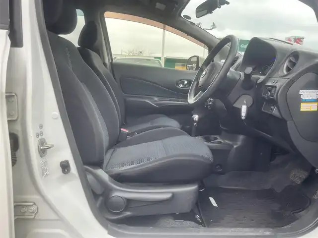 日産 ノート X DIG－S 島根県 2013(平25)年 8.9万km ブリリアントホワイトパール フルエアロ　/純正SDナビ　/DVD再生　/Bluetooth接続　/バックカメラ　/AUX/アイドリングストップ　/スマートキー　/プッシュスタート　/社外14インチアルミホイール　/純正フロアマット　/取扱説明書／保証書