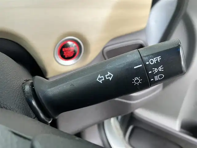 ホンダ フリード G ホンダセンシング 高知県 2019(令1)年 5.1万km ホワイトオーキッドパール 純正メモリーナビ　/CD/DVD/Bluetooth/フルセグTV/バックカメラ/両側パワースライドドア/ステアリングスイッチ/ビルトインETC/ホンダセンシング/衝突軽減ブレーキ〈CMBS〉/路外逸脱抑制機能/ACC〈アダプティブ・クルーズ・コントロール〉/LKAS〈車線維持支援システム〉/先行車発進お知らせ機能/標識認識機能